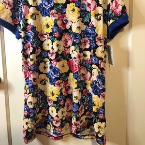 LuLaRoe Liv S,XL Women with Floral Print.